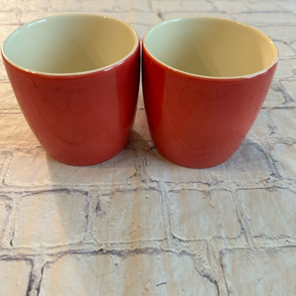 SET OF (2) CORAL LIGHT RUST ORANGE MADE IN ENGLAND COFFEE/TEA MUGS - Picture 3 of 7